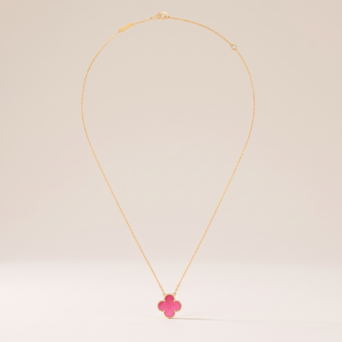 Alhambra Lucky Pink Enamel Clover 1 Motifs necklace
