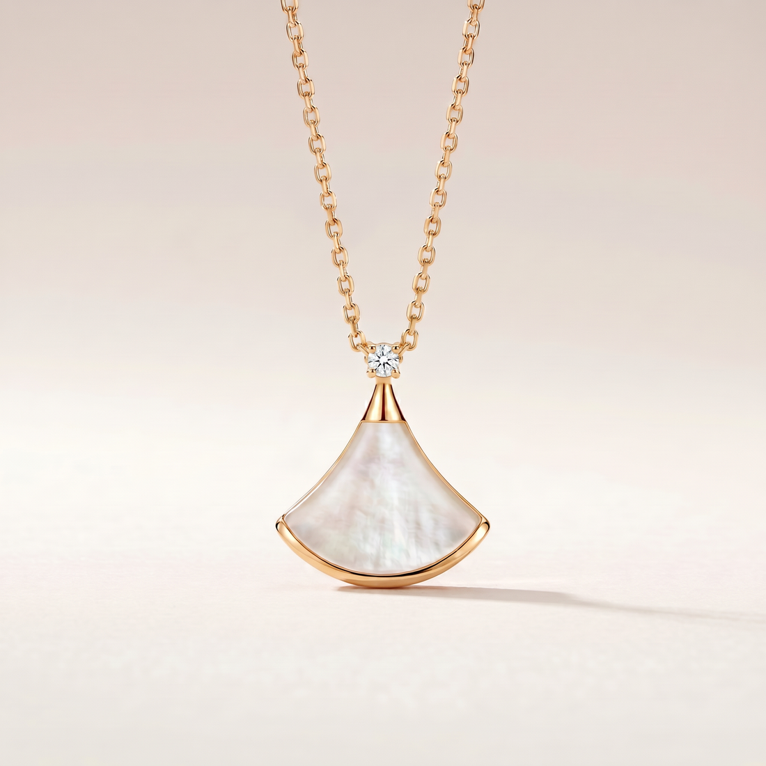 Divas' Dream White Arc 1 Diamond Pendant Necklace