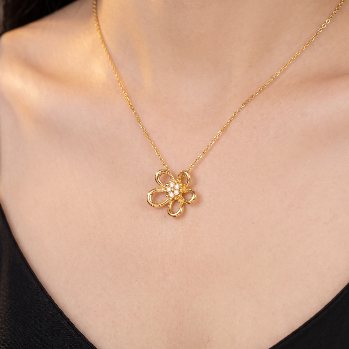 Flowerlace Pendant Necklace