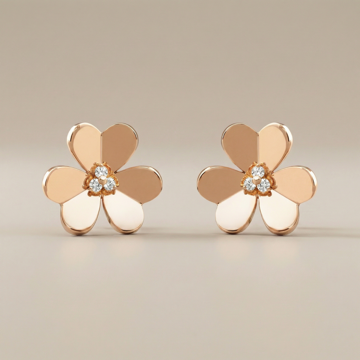 Frivole Large Flower Diamonds Earrings