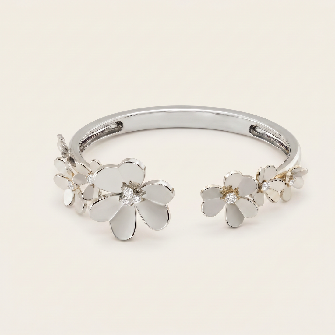Frivole Seven Flowers With Diamonds Bracelet