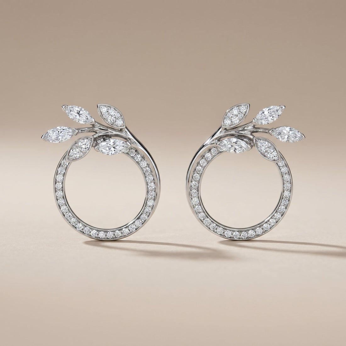 Vine Circle Pavé Diamonds Earrings
