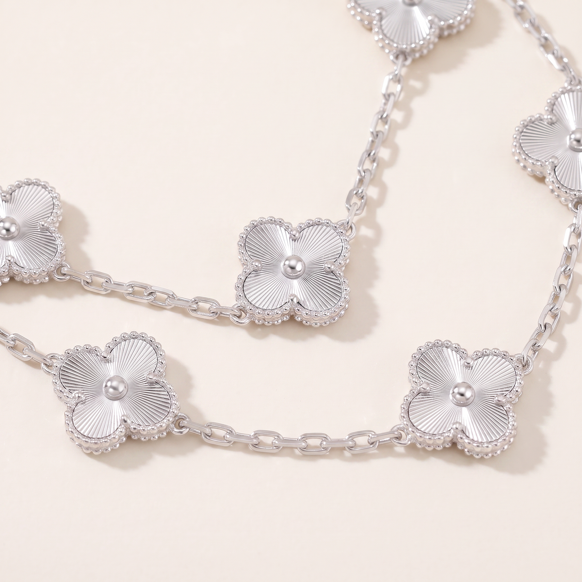 Vintage Alhambra 20 Motifs Style Fluted Clover Necklace