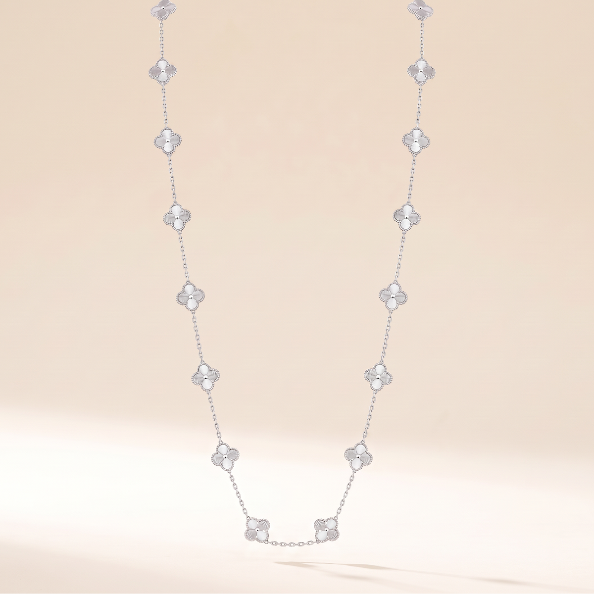 Vintage Alhambra 20 Motifs Style Fluted Clover Necklace